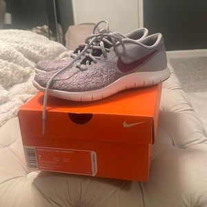 Women’s nike flex shoes 7